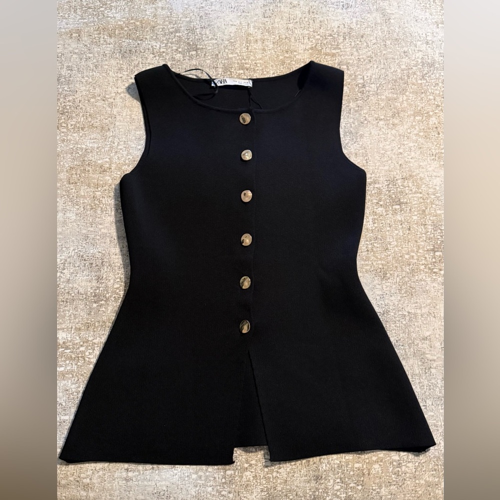 Zara Black Sleeveless Knit Top